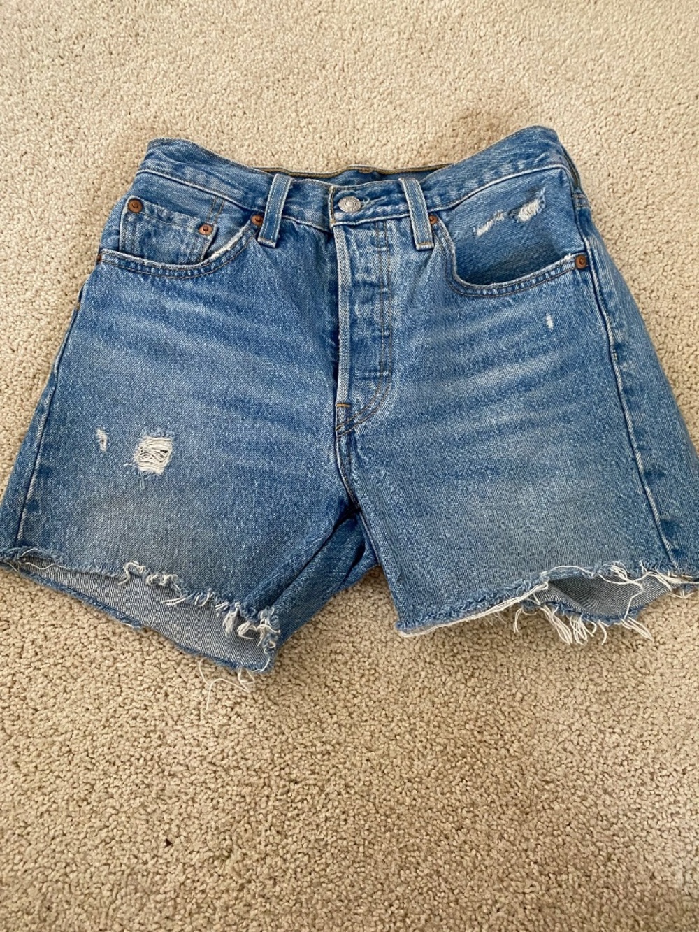 Levi’s 501 Highwaisted Shorts Size 24